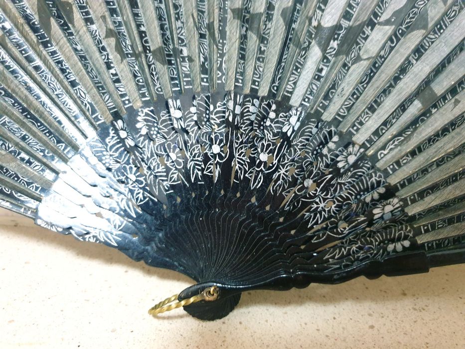 Lindissimo antigo leque anos '20 pintado à mão