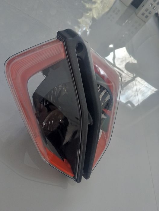 KTM 1290 Super Duke 17-20 lampa przód