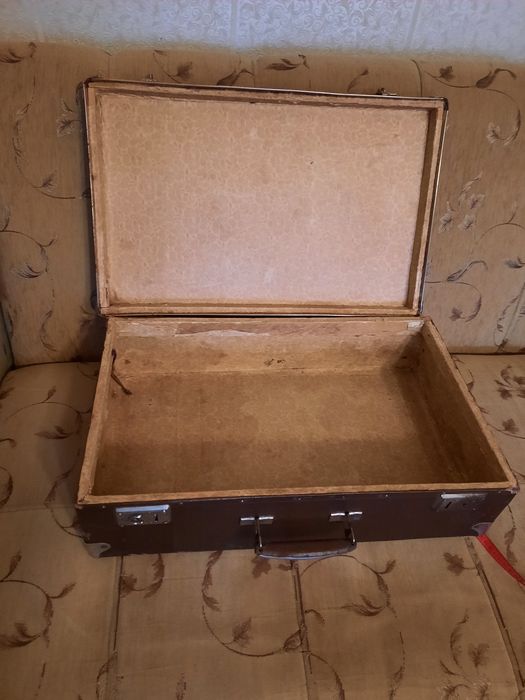 Продам  чемодан СССР.