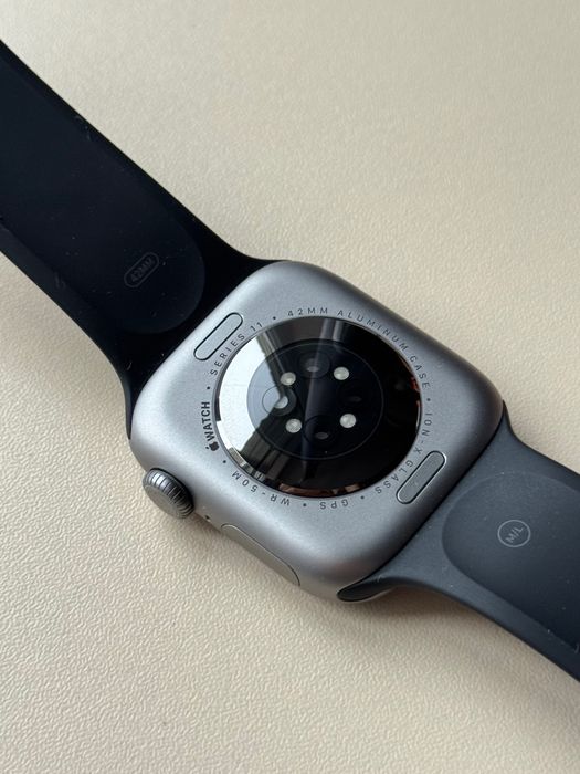 Apple Watch Series 11 42mm • 100% АКБ • Гарантия до 22.01.2027