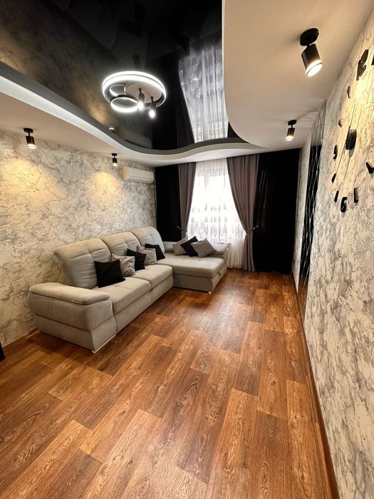 Квартира 2-х кімнатна подобово 1500 від . Світло та інтернет є завжди.