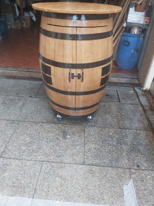 Bar feito de barril