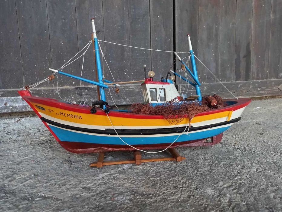 Coleção de barcos artesanais