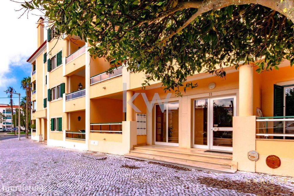 Espaçoso Apartamento T1, com  amplo terraço e garagem, em localização