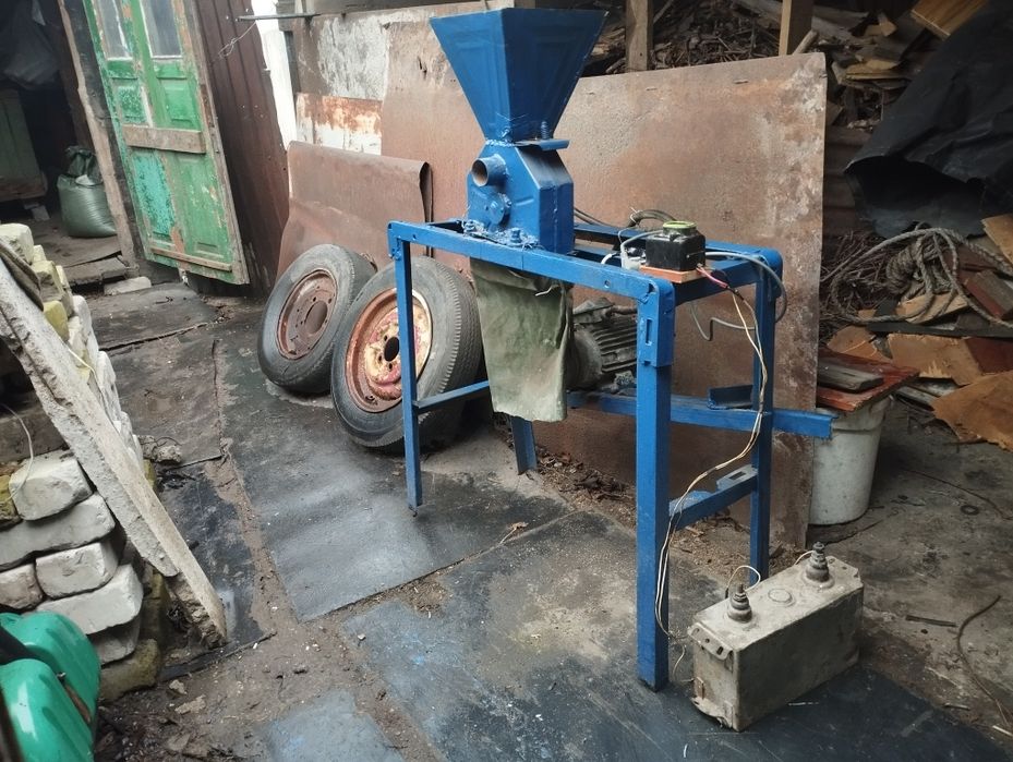 Зернодробилка 1.5киловатт, 380вольт, 4100об/мин