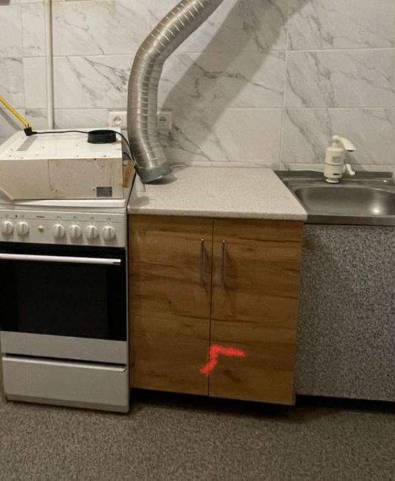 Кухонний модуль зі стільницею