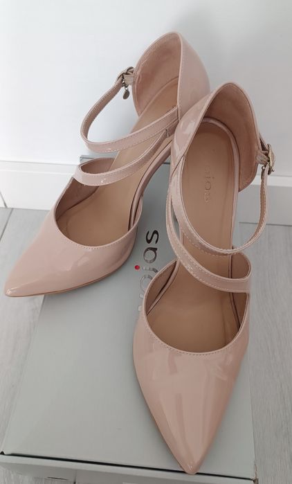 Wojas czółenka lakierowane 39