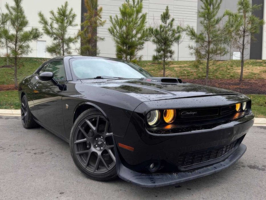 Dodge Challenger      2017