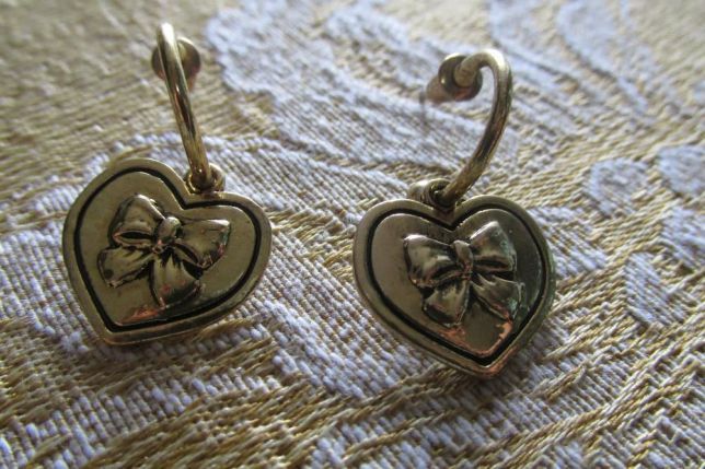 Brincos pequenos variados