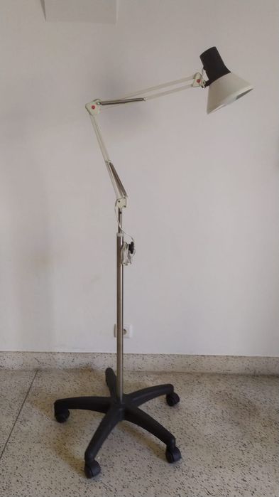 Vendo accesorios para consultório médico