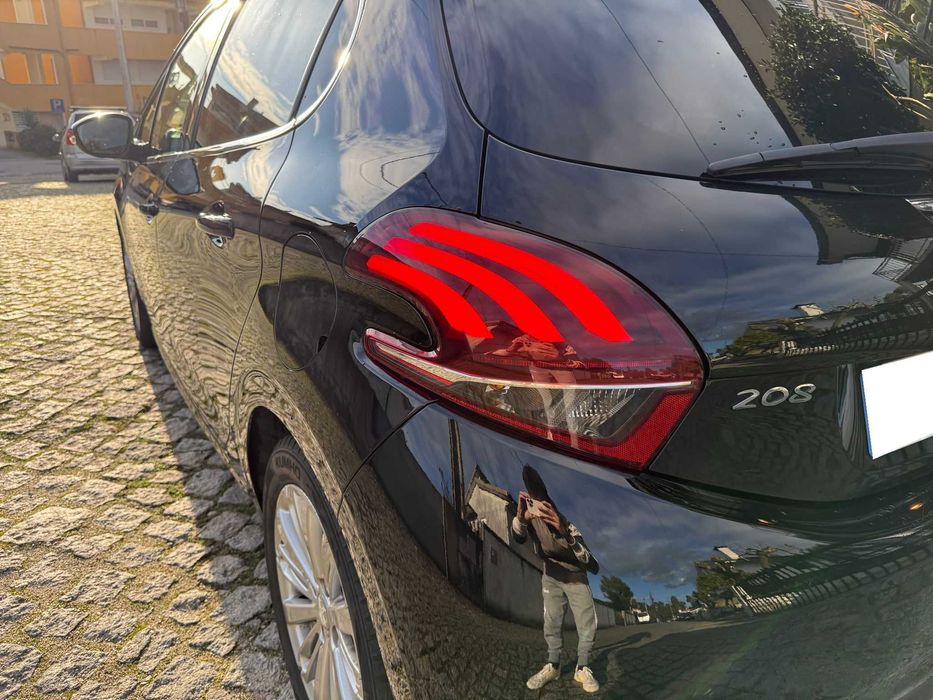 Peugeot 208 1.2 Allure 2019