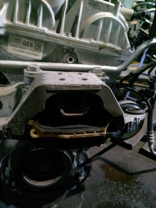 Chevrolet volt 2 подушка двигуна права ліва