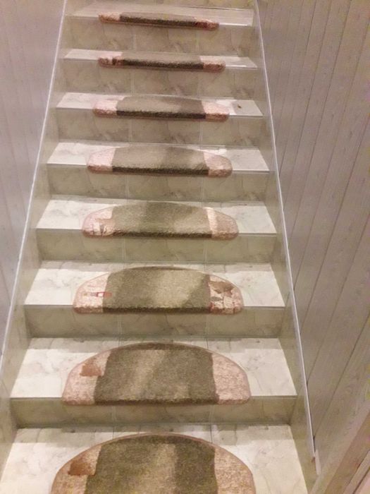 Sprzedam dywany i nakłatki na schody