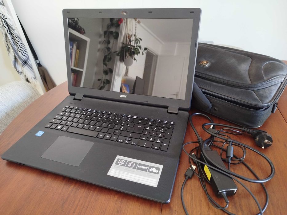 Portátil Acer 17.3" ES1-731 – 4GB/500GB – Como novo + mala oferta