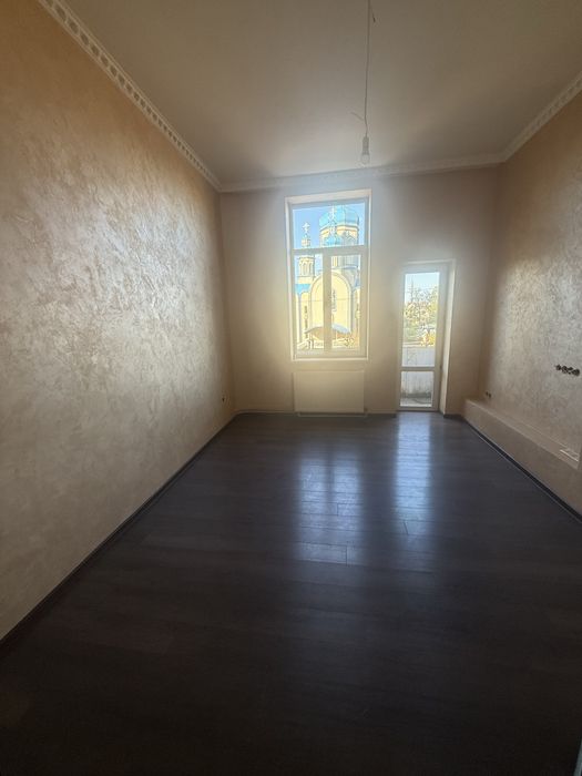 Продаж ексклюзивної 3-кімнатної квартири в центрі Самбора