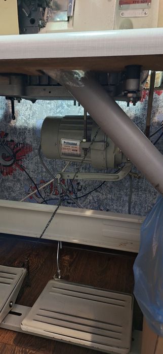 Швейна пром машина