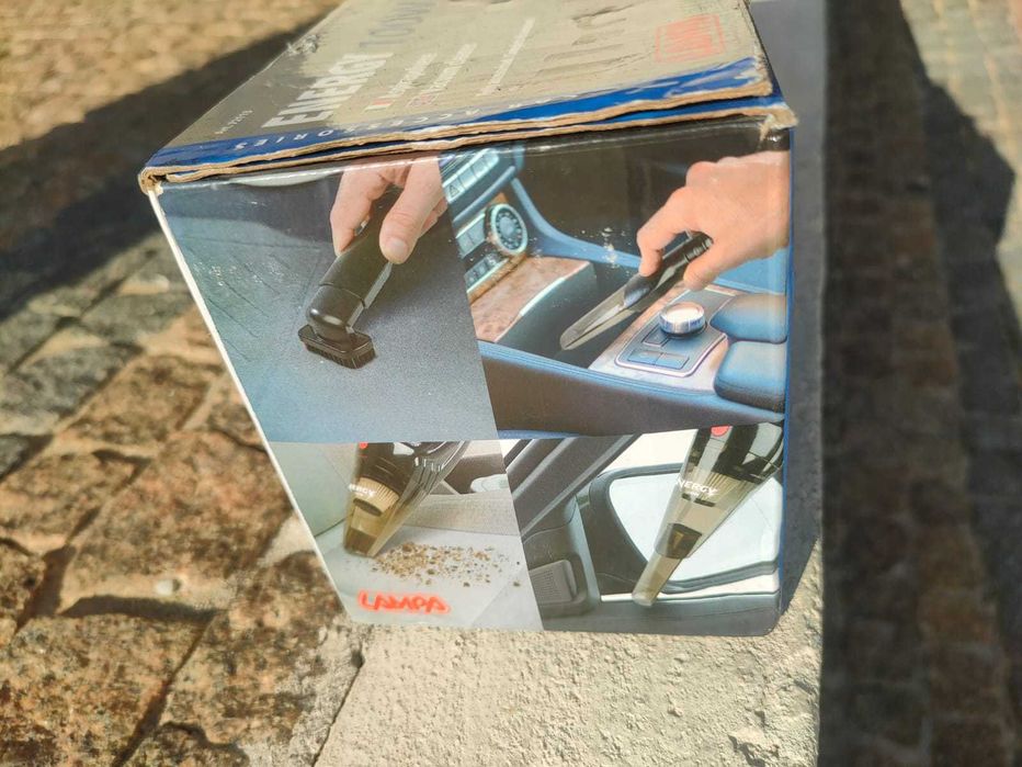 Aspirador portátil para automóvel