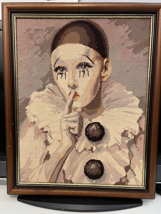 Картина рама Пьерро вышивка Франция