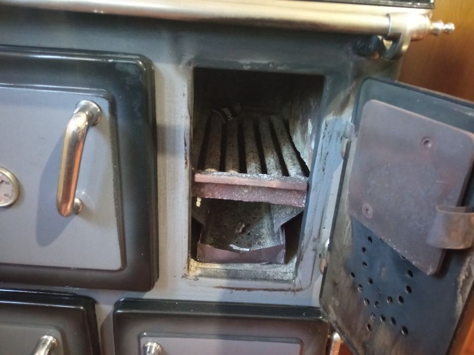 Fogão a lenha com forno elétrico mais placa elétrica