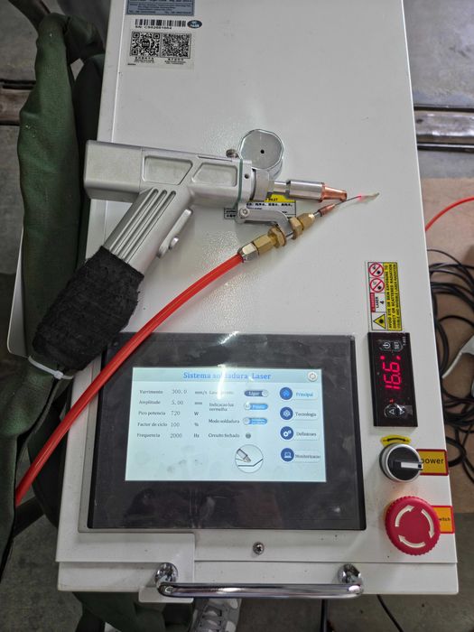 Máquina de Soldar Laser Fibra 4 em 1 – Soldadura, Corte e Limpeza