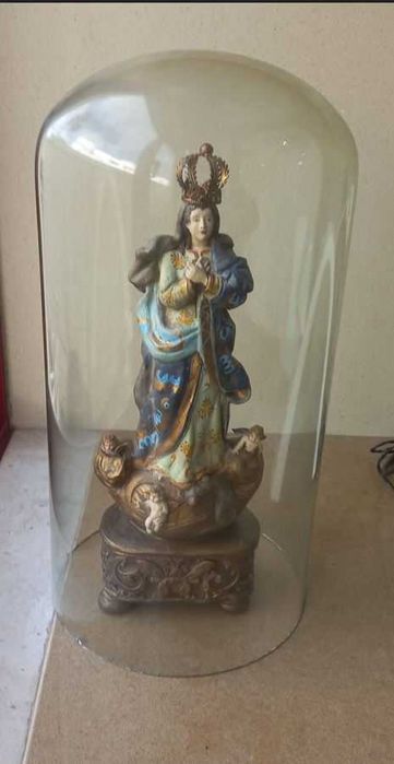 Escultura de Santa + Campânula em vidro