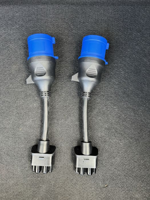 Зарядка Tesla нова