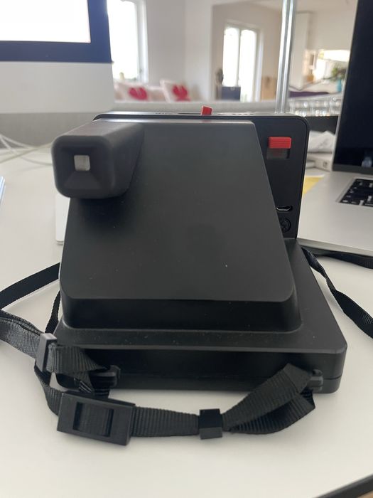Polaroid one step + i-type camera
