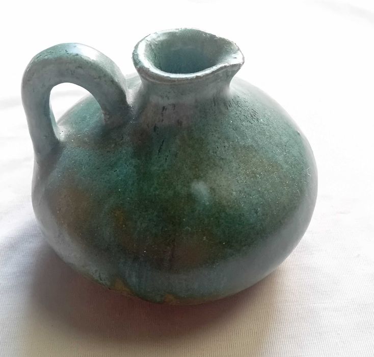 Ceramiczny świecznik w formie dzbanka, ceramika artystyczna, 1986 r. Sygnowany.