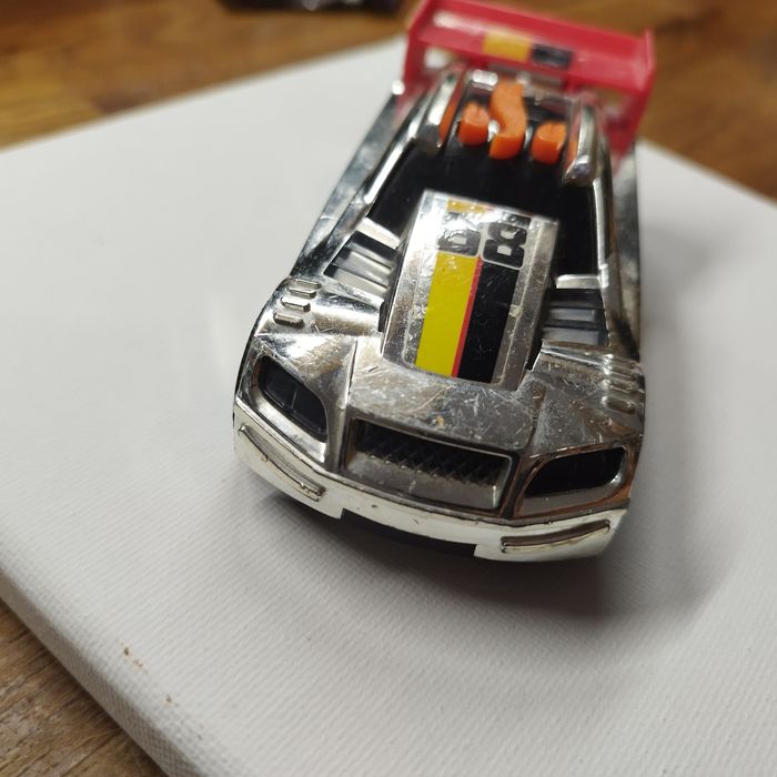 Hot wheels zabawka auta około 10 cm wydaje dźwięki