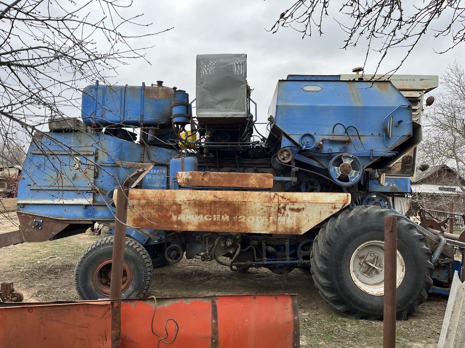 Продам комбаїн Єнісей