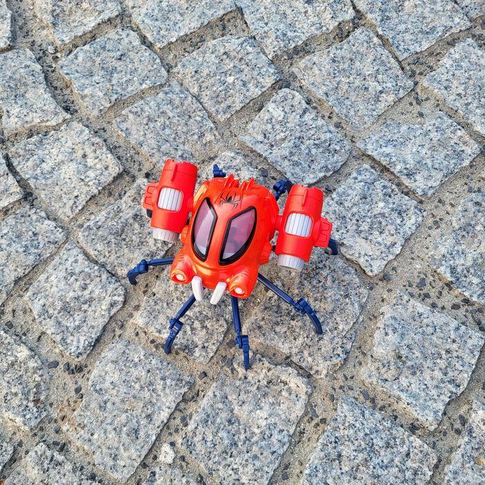 Zabawka pająk spajdermen