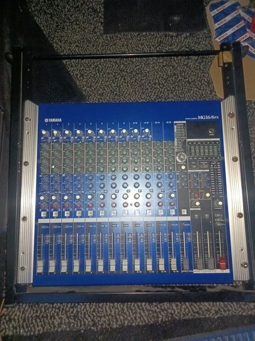Zestaw głośników WHARFEDALE Pro LX-18 i Pro LX-15 + mikser Yamaha