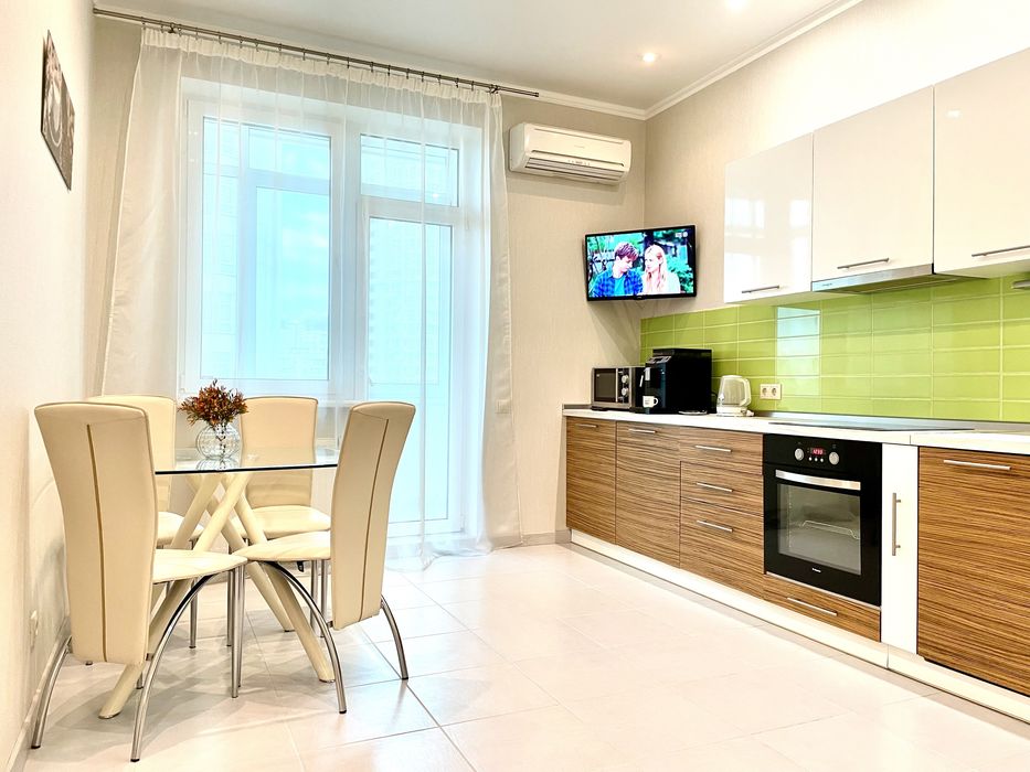 NAVIT апартаменти зі завтраком, Солом'янка, ЖК «Смарагдовий»