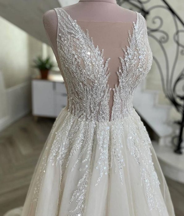 Продам весільну сукню