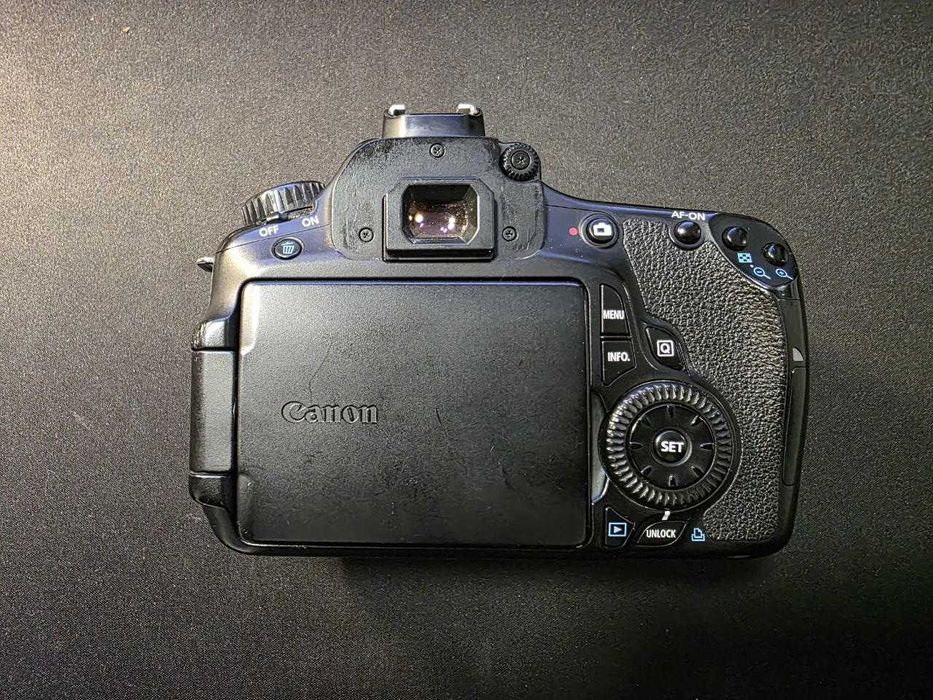 Câmera DSLR Canon EOS 60D