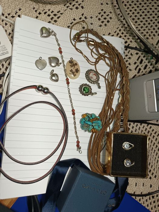 Anel antigo com pedra e pulceira prata da lei 925de prata antigaColar