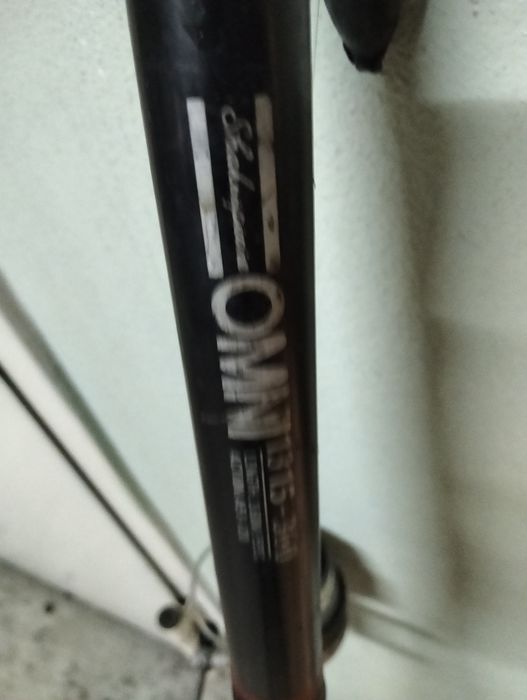 Três Canas de pesca e respetivo material de pesca