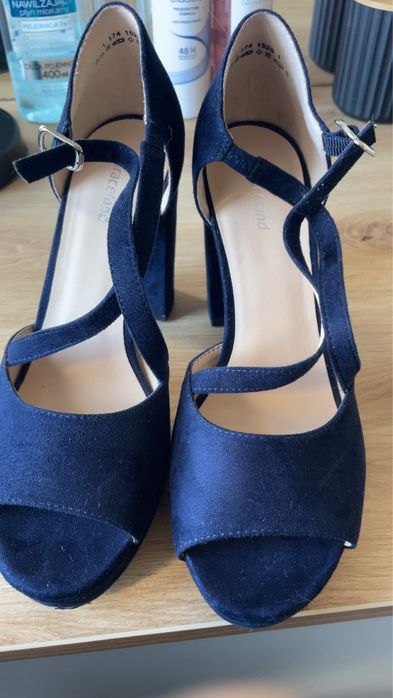Buty na obcasie