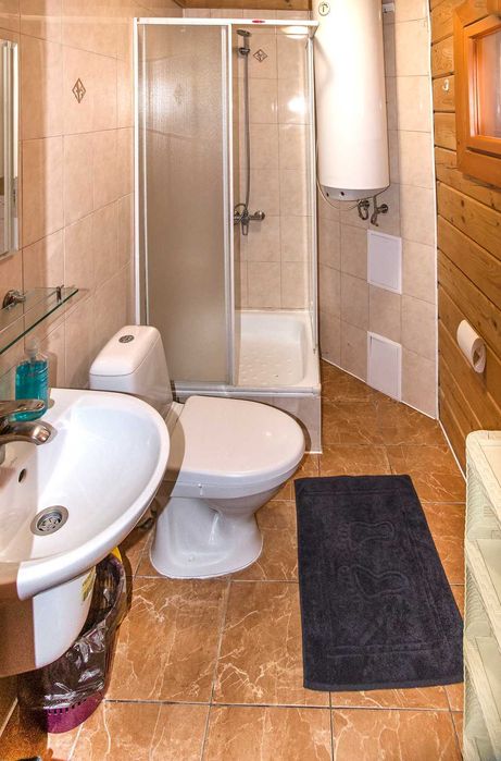 Продаж комплексу котеджів у центрі Східниці