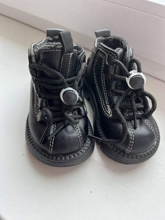 Сапожки на дівчинку