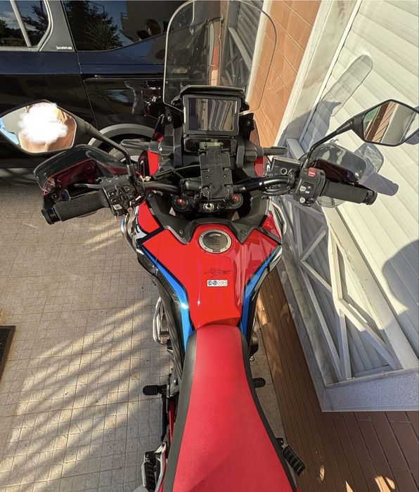 Africa Twin 1100 2022 dct como nova