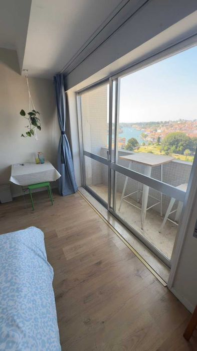quarto de casal com varanda