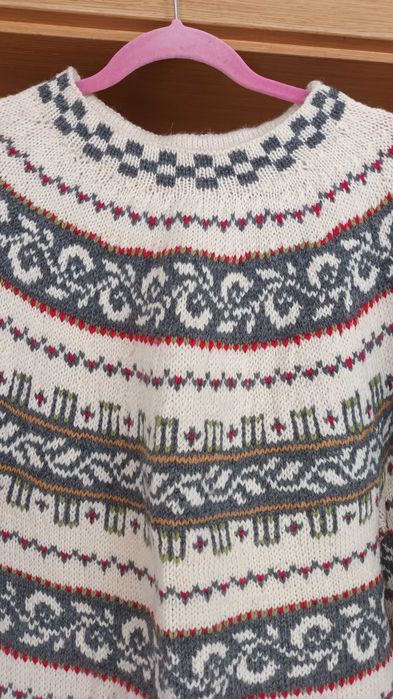 Sweter z owczej wełny handmade