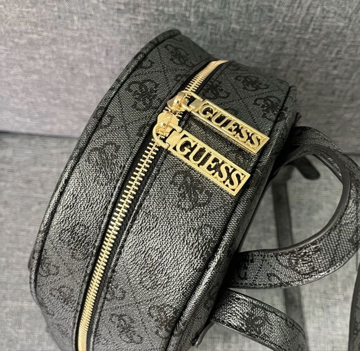 жіночий рюкзак Guess