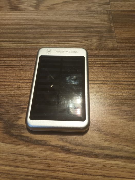 Powerbank na baterie sloneczną