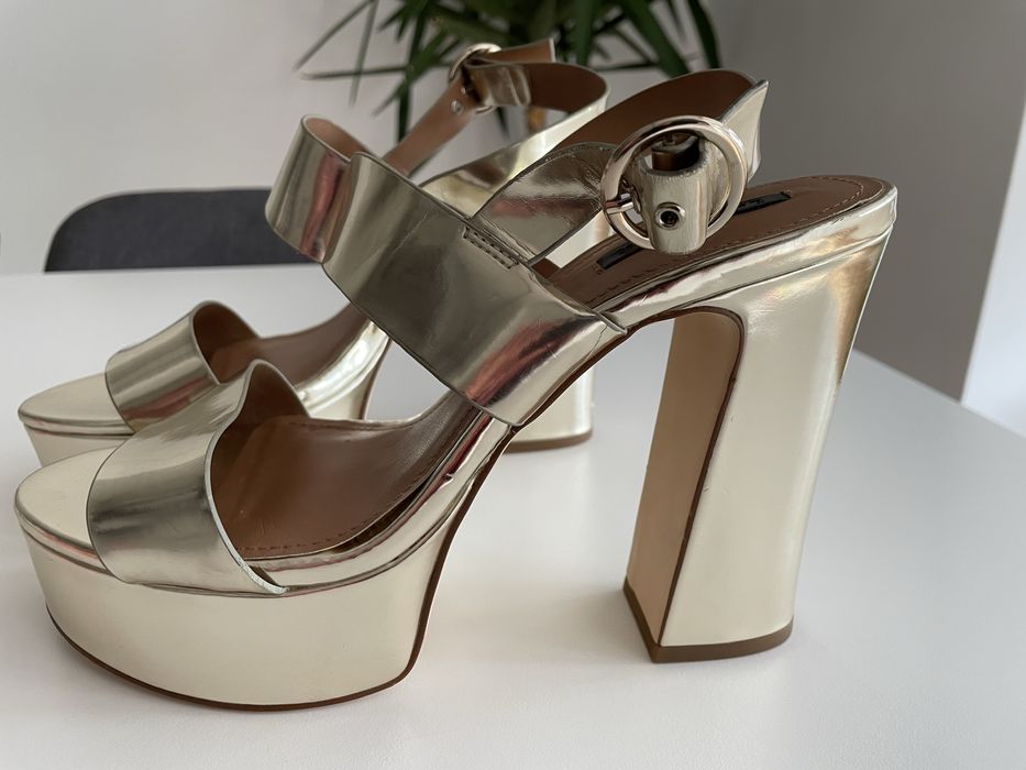 Sandalias de salto alto Zara