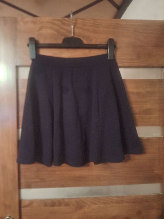 Spodniczka H&M rozm.S 68%viskoza stan bardzo dobry.