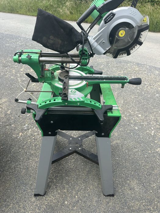 Торцовка з протяжкою та столом Bavaria