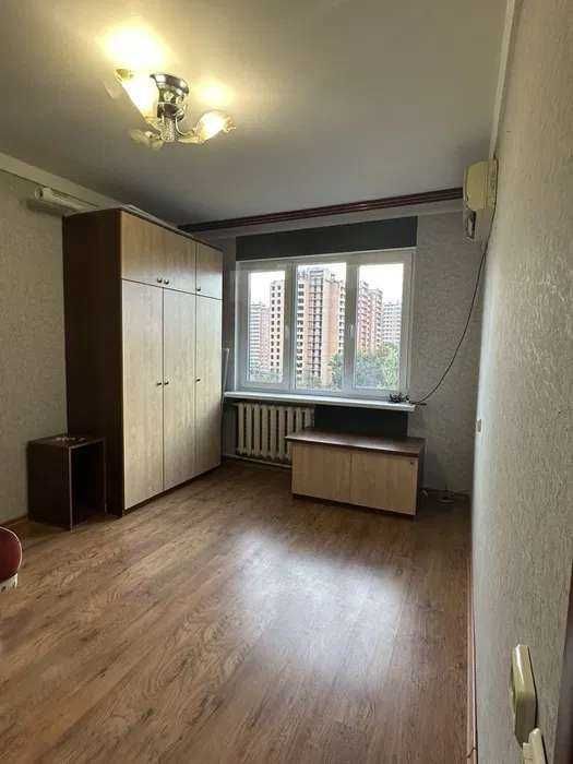 Очень срочно! 2-х комнатная квартира в районе Черемушек!