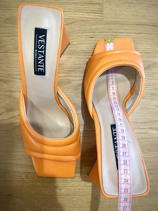 Босоніжки в гарному стані. З Італіі